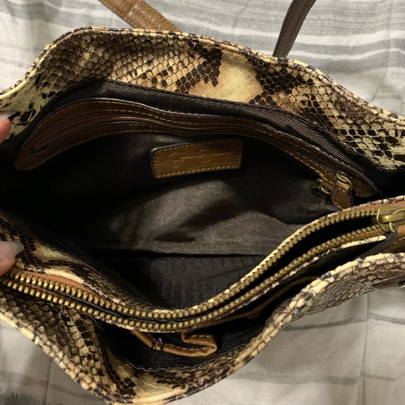Jessica Simpson, snake print crossbody with metal detail. Excellent condition - Picture 4 of 4